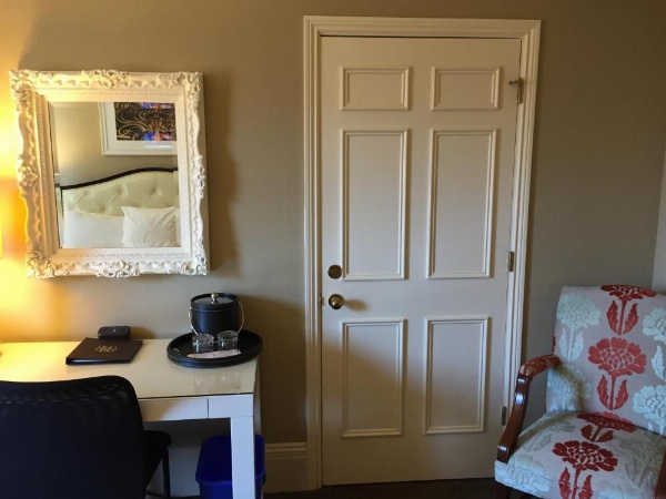 Kensington Park Hotel image 18